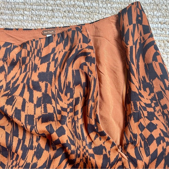 Free People x REVOLVE Brown Abstract Beatrice Mini *SKIRT* in Coffee Print Sz 6 - Picture 6 of 12